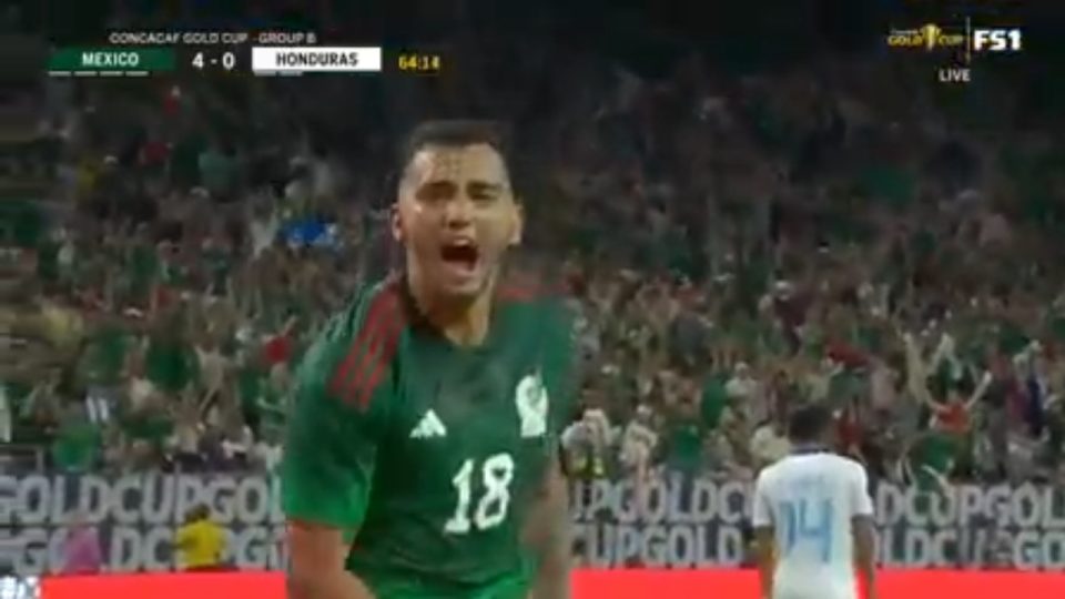Luis Chavez scores FANTASTIC goal to extend Mexico's lead to 4-0 over Honduras