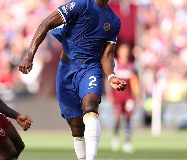 Chelsea defender Disasi suffers injury setback