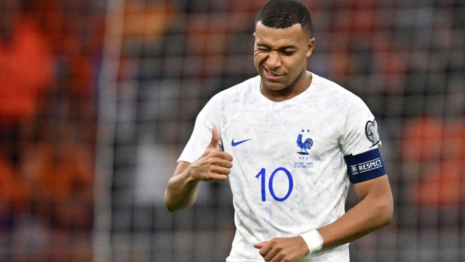 Liverpool and Man City to bid for Mbappe in January