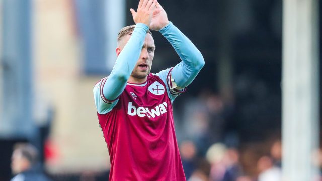 Jarrod Bowen of West Ham United acknowledges the fans after the teams victory following the Premier League match Fulham vs West Ham United at Craven Cottage, London, United Kingdom, 14th September 2024 — Photo by operations@newsimages.co.uk