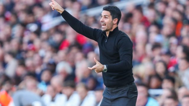 Mikel Arteta of Arsenal gives the team instructions during the Premier League match Arsenal vs Southampton at Emirates Stadium, London, United Kingdom, 5th October 202 — Photo by operations@newsimages.co.uk