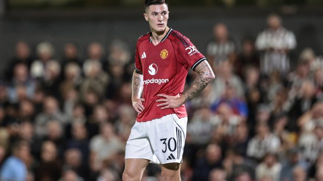Benjamin Sesko of Manchester United during the Carabao Cup match Grimsby Town vs Manchester United at Blundell Park, Cleethorpes, United Kingdom, 27th August 2025 — Photo by operations@newsimages.co.uk