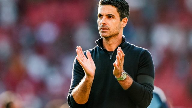 Mikel Arteta of Arsenal acknowledges the fans after the teams victory following the Premier League match Manchester United vs Arsenal at Old Trafford, Manchester, United Kingdom, 17th August 2025 — Photo by operations@newsimages.co.uk