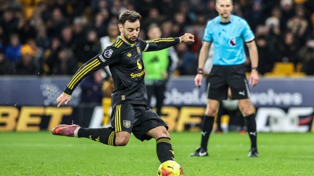 Bruno Fernandes of Manchester Untied scores a penalty to make it 1-4 during the Premier League match Wolverhampton Wanderers vs Manchester United at Molineux, Wolverhampton, United Kingdom, 8th December 2025 — Photo by operations@newsimages.co.uk