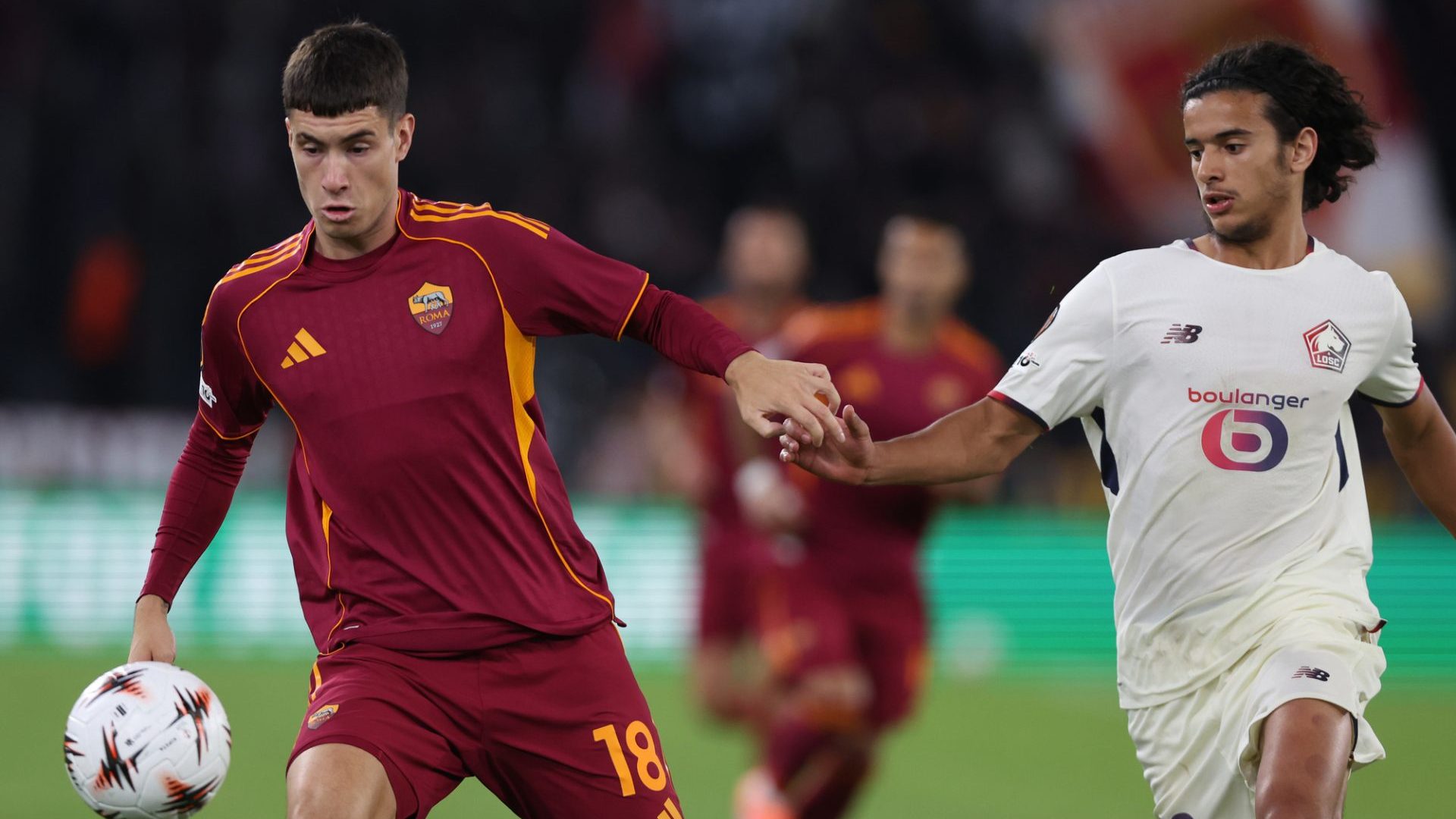Rome, Italy - October 2, 2025: Matias Soule of Roma, Ayyoub Bouaddi of Lille seen in action during the UEFA League 2025/2026, day 2, between AS Roma vs LOSC Lille at Olympic stadium in Rome — Photo by m.iacobucci.tiscali.it