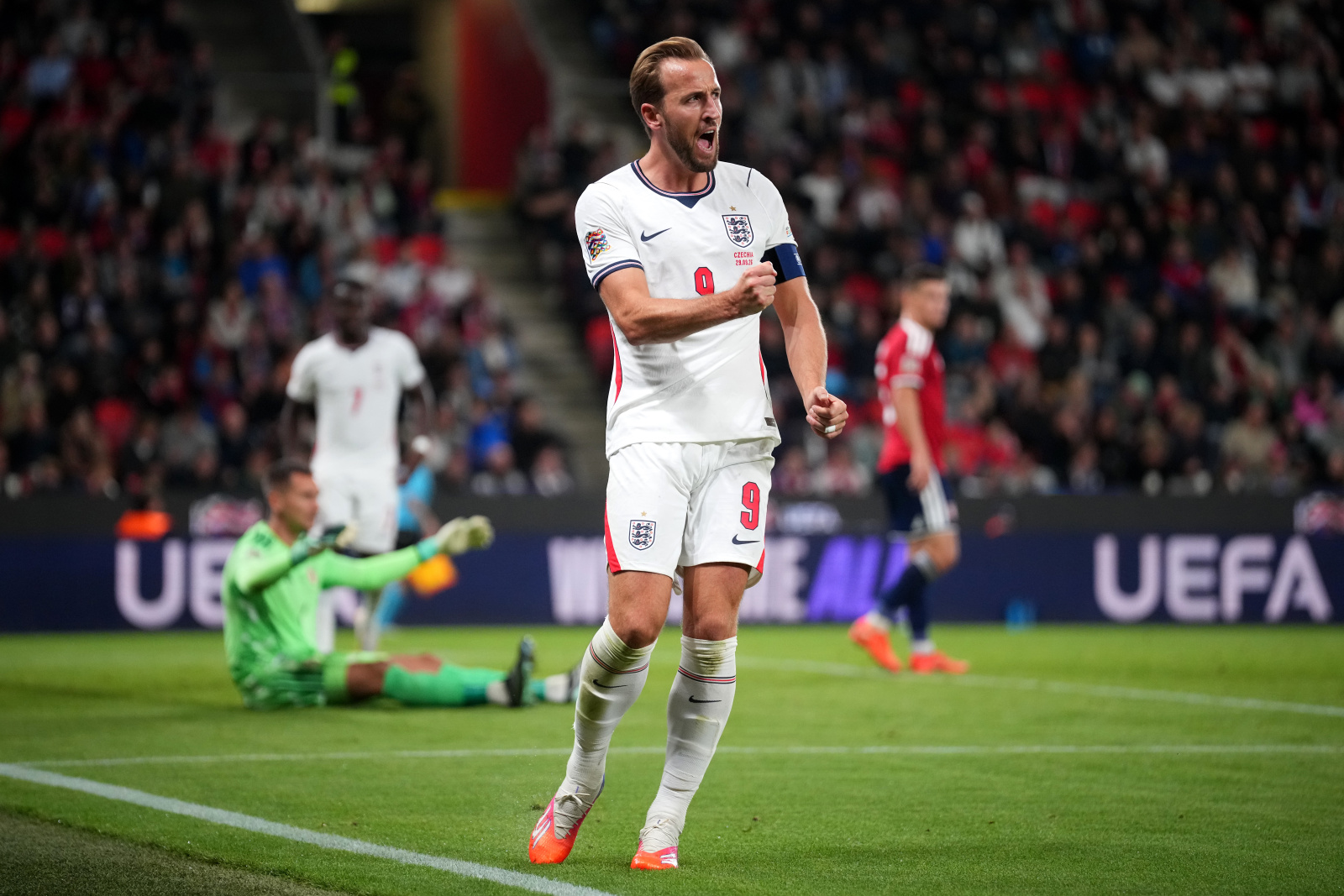 PRAGUE, CZECH REPUBLIC - SEPTEMBER 29: Harry Kane of England celebrates scoring his teams second goal during the UEFA Nations League 2026/27 group phase match between Czechia and England at Fortuna Arena on September 29, 2026 in Prague, Czech Republic. (Photo by Gabriel Kuchta - UEFA/UEFA via Getty Images)