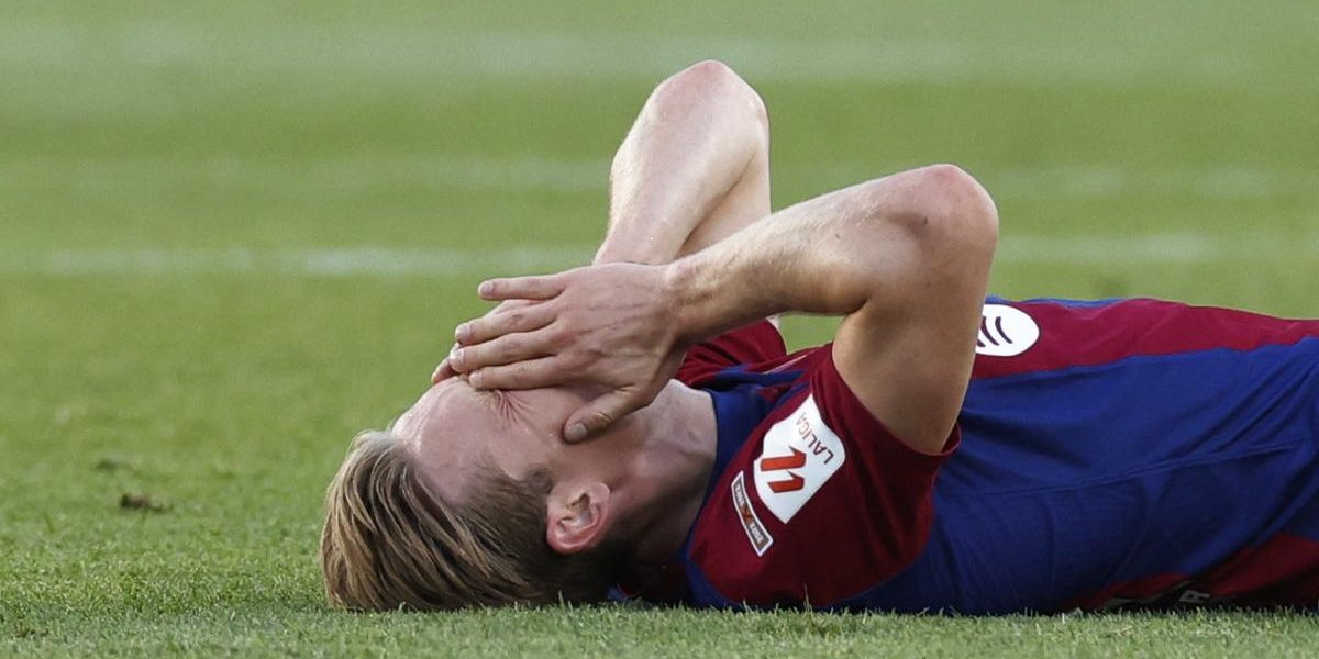 Injured De Jong out until international break, says Barca’s Xavi