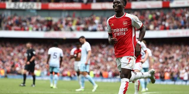 Saka screamer helps Arsenal to opening day win despite late Forest flurry