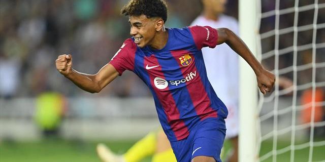 Barcelona v Sevilla - La Liga LIVE