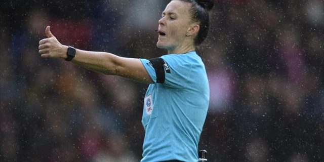 Welch to create history as fourth official for game between Fulham and Man Utd