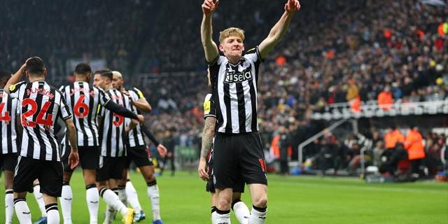 Gordon strike gives Newcastle deserved victory over lacklustre Man Utd