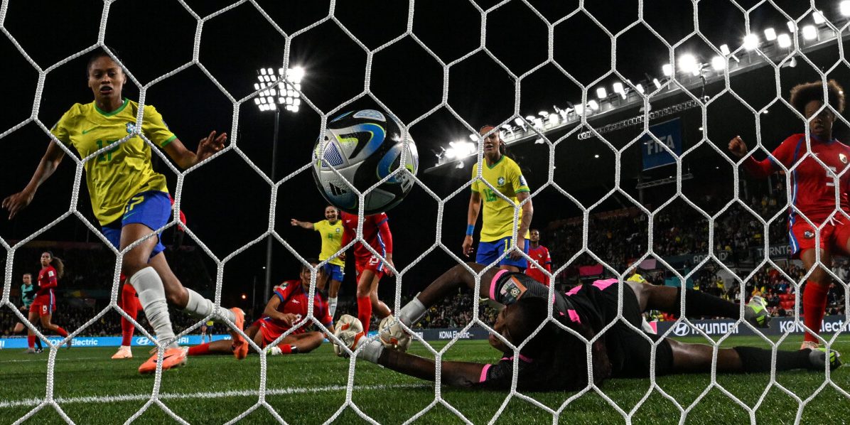 Brazil's midfielder #17 Ariadina Borges (L) scores her team's second goal during the Australia and New Zealand 2023 Women's World Cup Group F football match between Brazil and Panama at Hindmarsh Stadium in Adelaide on July 24, 2023. (Photo by Brenton EDWARDS / AFP)