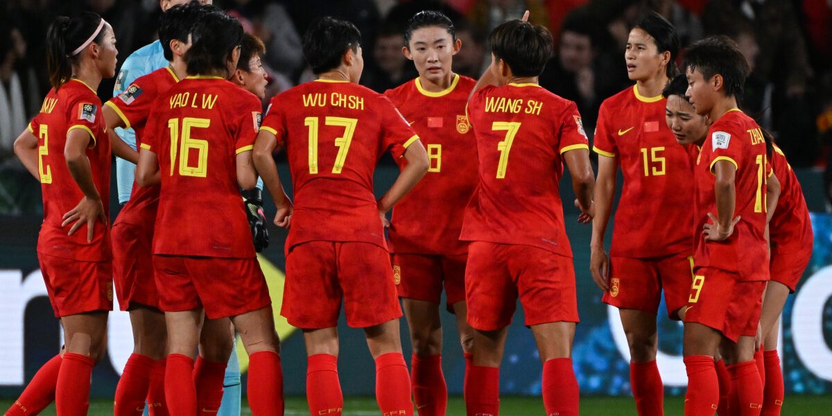 China players react after conceding a second goal during the Australia and New Zealand 2023 Women's World Cup Group D football match between China and England at Hindmarsh Stadium in Adelaide on August 1, 2023. (Photo by Brenton EDWARDS / AFP)