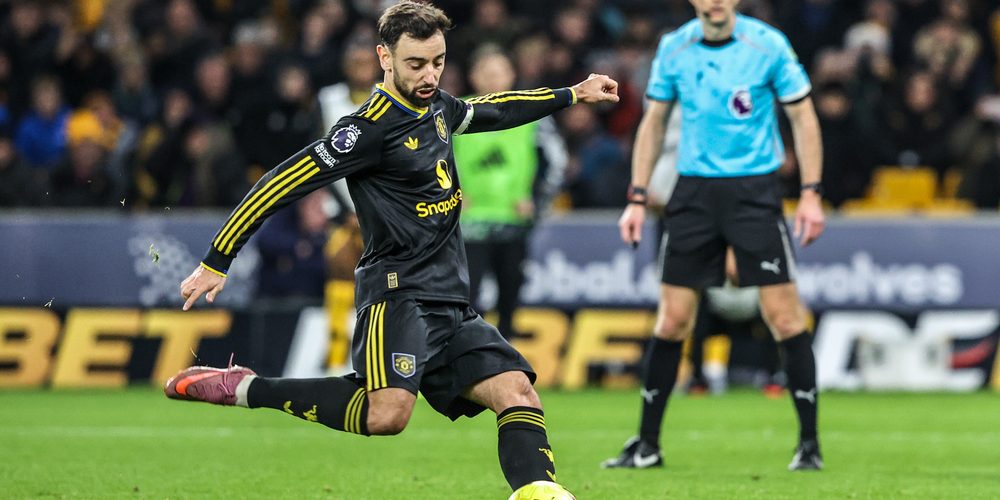 Bruno Fernandes of Manchester Untied scores a penalty to make it 1-4 during the Premier League match Wolverhampton Wanderers vs Manchester United at Molineux, Wolverhampton, United Kingdom, 8th December 2025 — Photo by operations@newsimages.co.uk