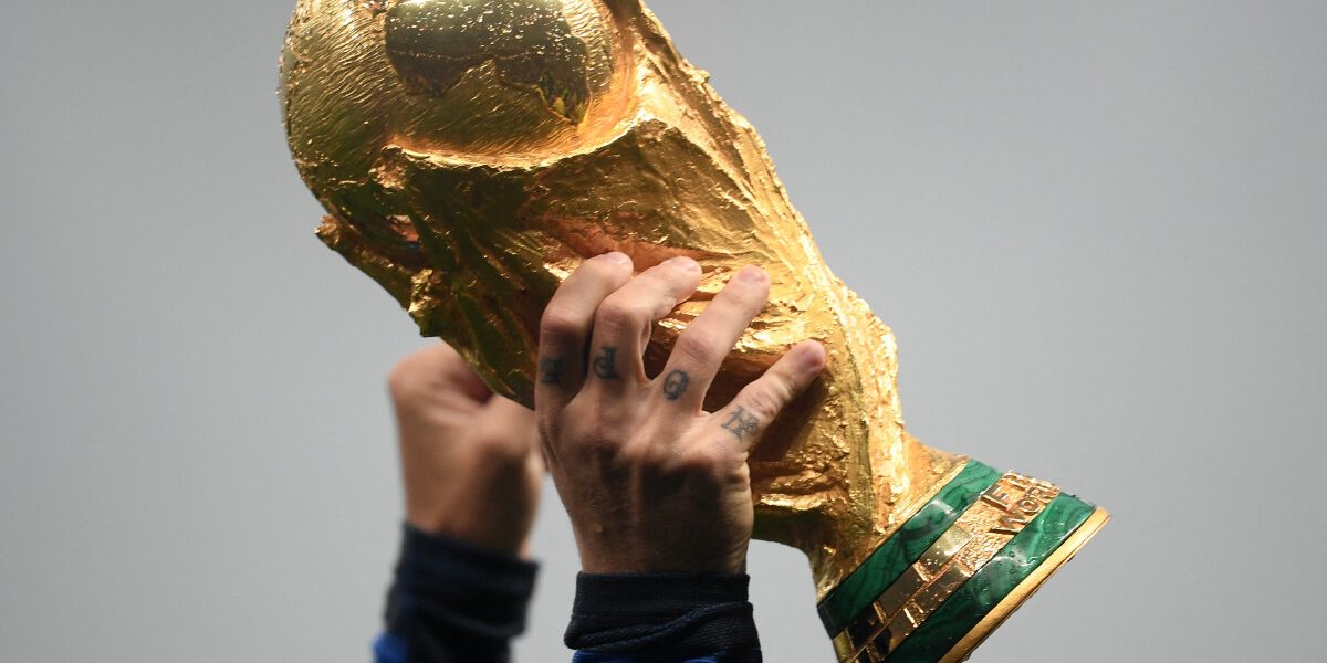 France's forward Antoine Griezmann lifts the Fifa World Cup trophy after the Russia 2018 World Cup final football match between France and Croatia at the Luzhniki Stadium in Moscow on July 15, 2018. - France won the World Cup for the second time in their history after beating Croatia 4-2 in the final in Moscow's Luzhniki Stadium on Sunday. (Photo by Jewel SAMAD / AFP) / RESTRICTED TO EDITORIAL USE - NO MOBILE PUSH ALERTS/DOWNLOADS