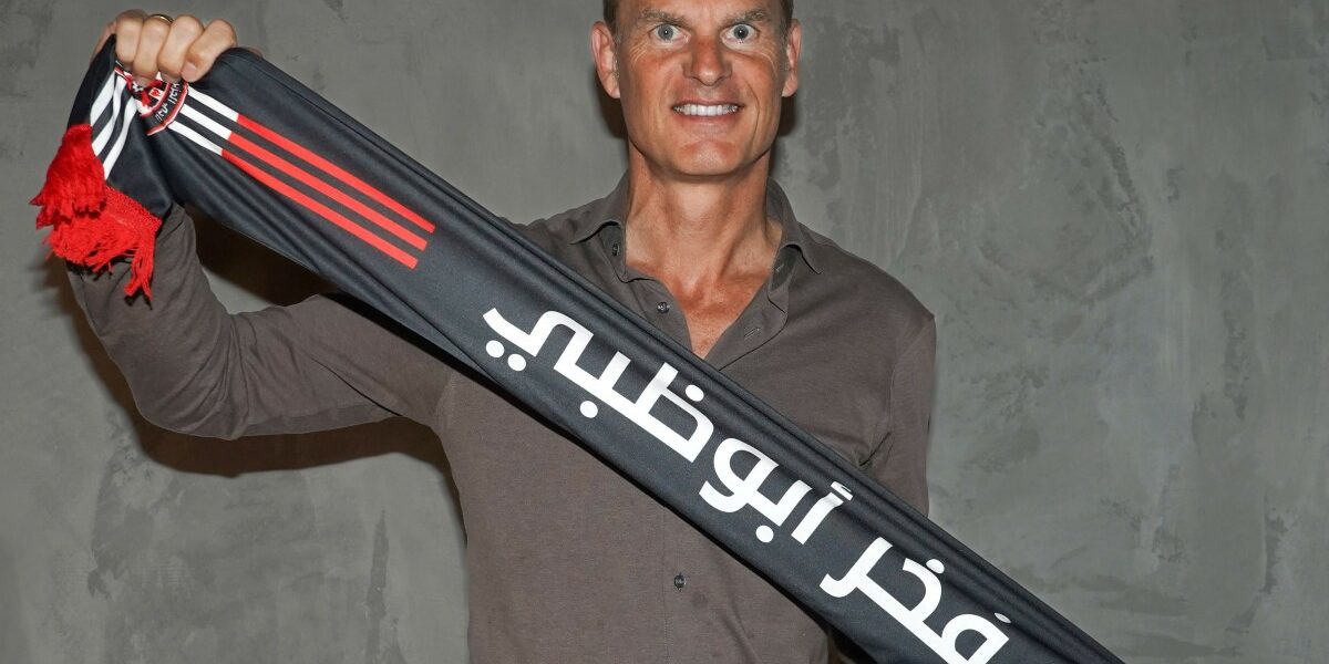 Frank de Boer takes charge of Al Jazira