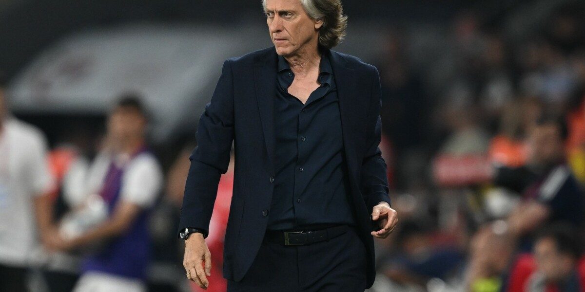 IZMIR, TURKIYE - JUNE 11: Head coach of Fenerbahce Jorge Jesus reacts during Ziraat Turkish Cup final between Fenerbahce and Medipol Basaksehir, on June 11, 2023 in Izmir, Turkiye. Mahmut Serdar Alakus / Anadolu Agency (Photo by Mahmut Serdar Alakus / ANADOLU AGENCY / Anadolu Agency via AFP)