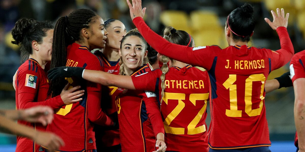 Spain's forward #09 Esther Gonzalez (C) celebrates scoring the team's third goal during the Australia and New Zealand 2023 Women's World Cup Group C football match between Spain and Costa Rica at Wellington Stadium, also known as Sky Stadium, in Wellington on July 21, 2023. (Photo by Marty MELVILLE / AFP)