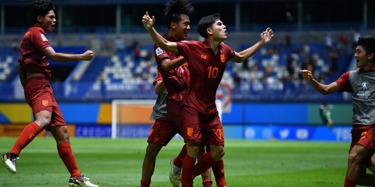 Group A: Thailand 2-1 Laos