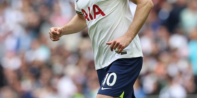 Tottenham remove Kane imagery