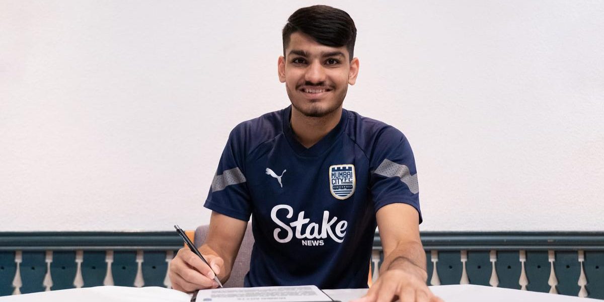 ISL 2023-24: Ayush Chhikara signs contract extension with Mumbai City FC until 2026