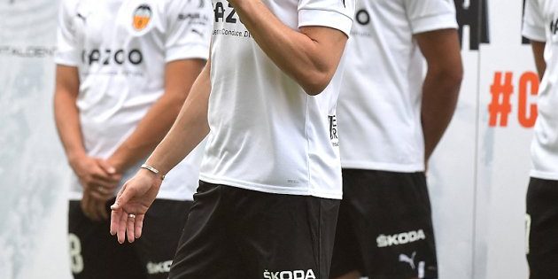 DONE DEAL: Boca Juniors sign Valencia striker Edinson Cavani