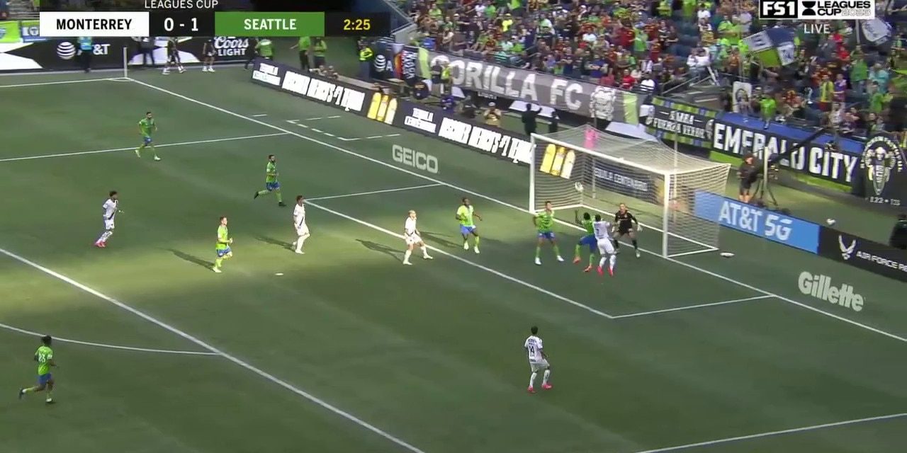 Nicolás Lodeiro smashes a free kick as Seattle takes the early lead over Monterrey