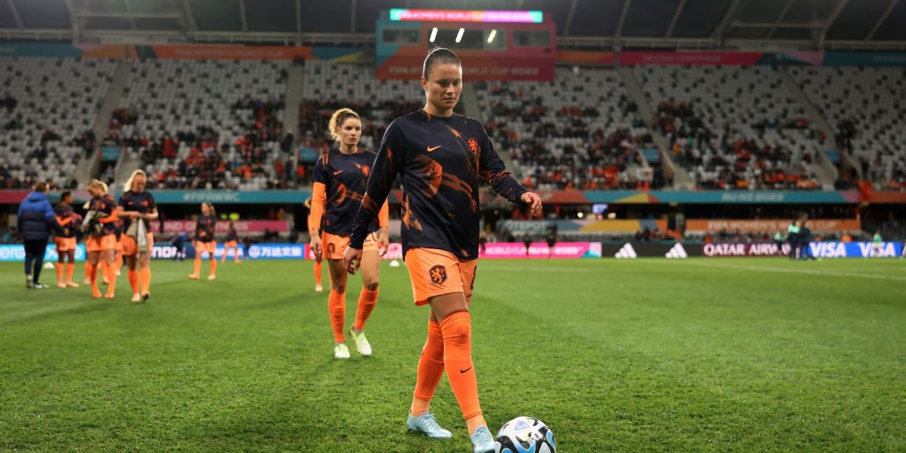 LIVE: Netherlands take on Portugal in Group E