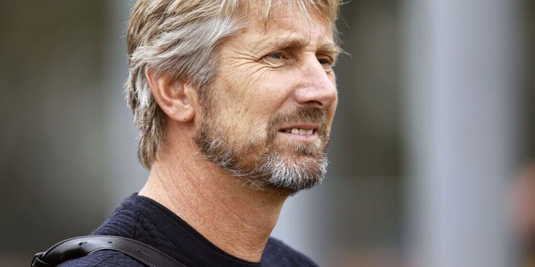 Van der Sar still in intensive care but 'not in life-threatening danger'