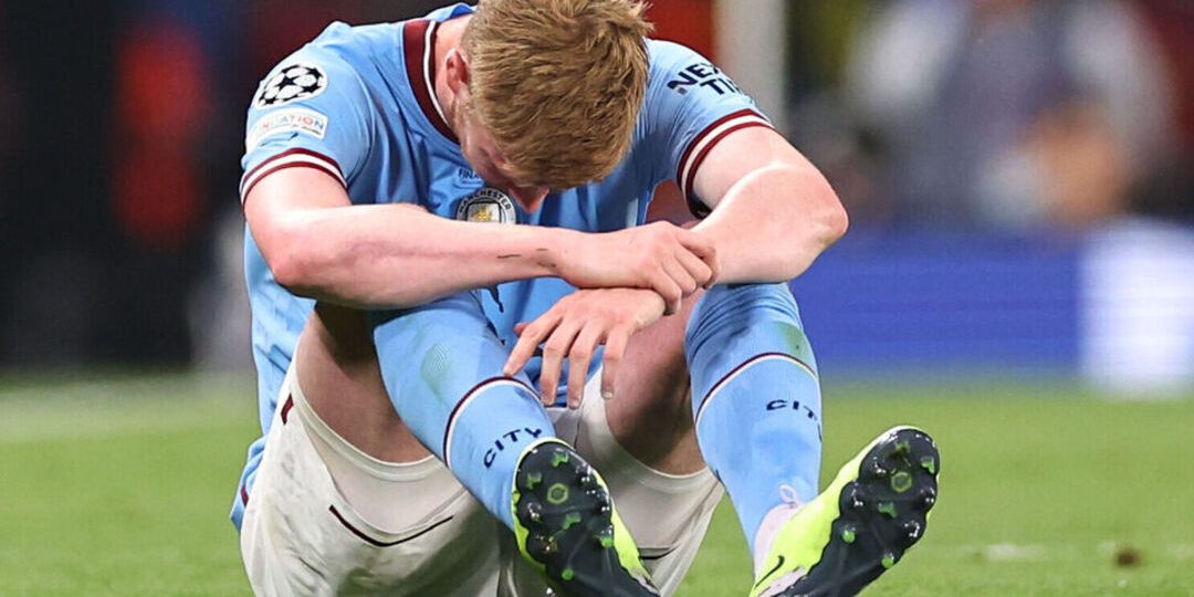 Man City's De Bruyne leaves UCL final with apparent leg injury