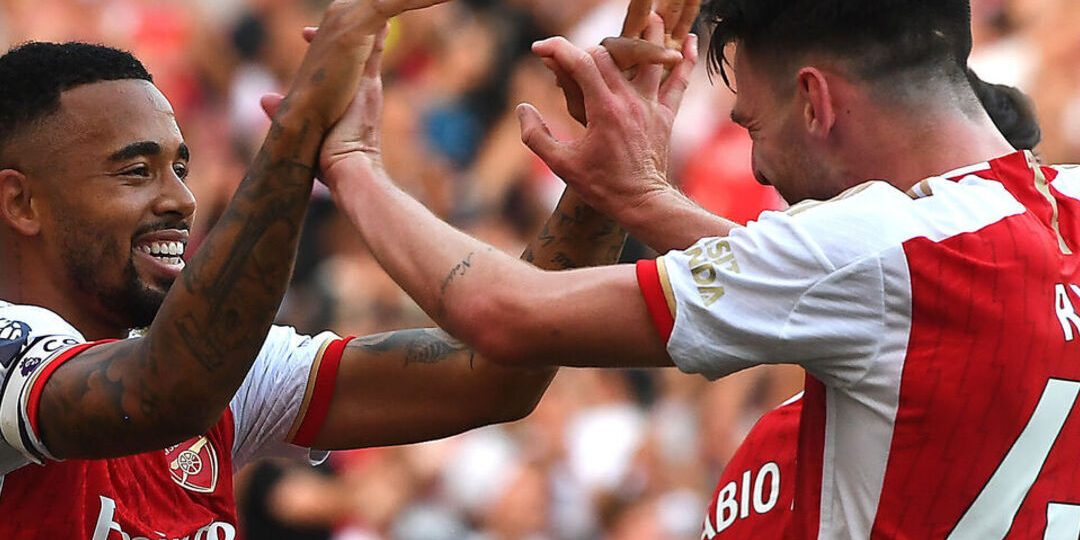 Arsenal emerge from late drama with huge win over Manchester United